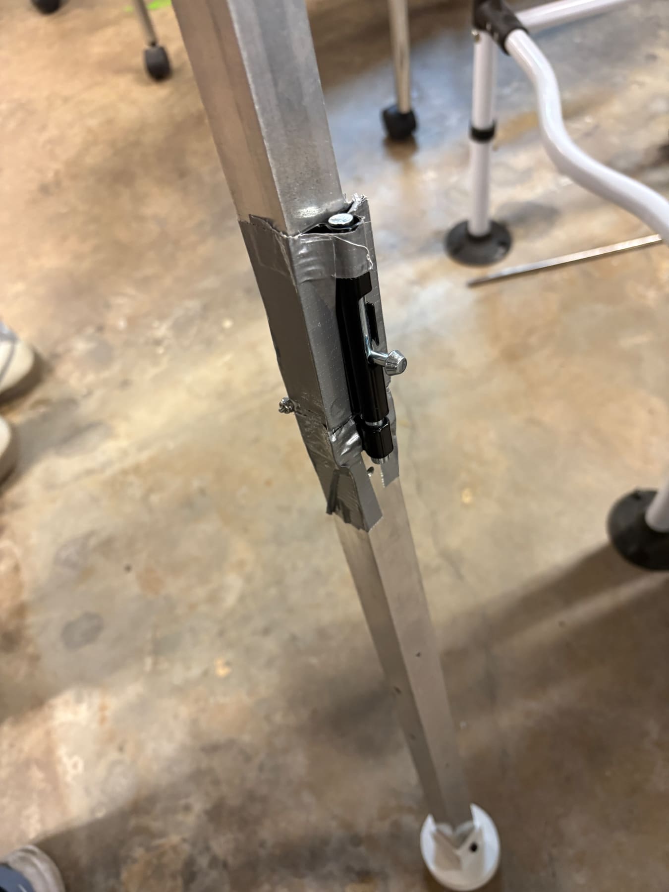 bolt and nut hinge