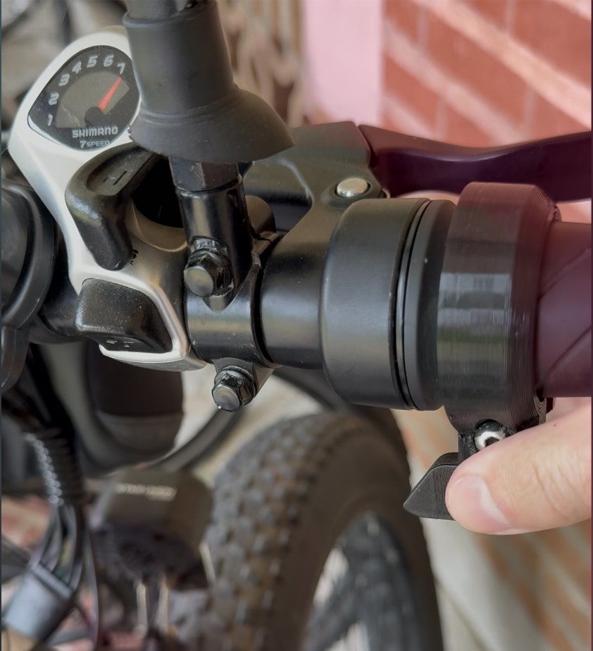 demonstrating thumb throttle usage